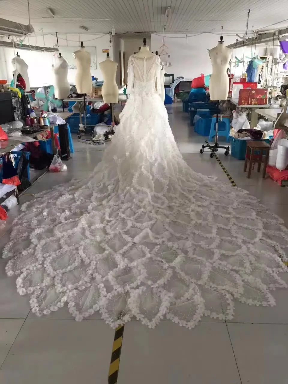 Siaoryne WD011 Luxury wedding Dress with Crystal Heavy Beading Long Sleeves Bridal Gown